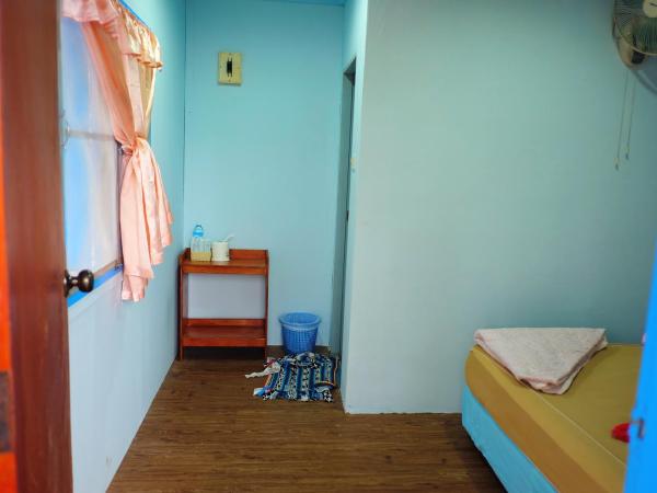 Chokdee Resort : photo 8 de la chambre bungalow avec ventilateur