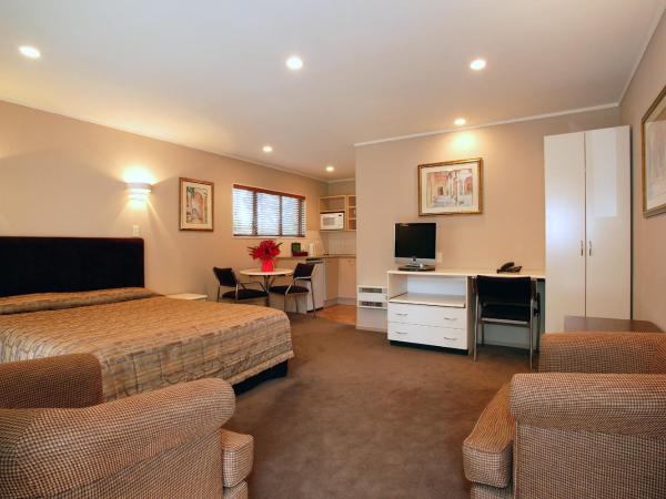 Cornwall Park Motor Inn : photo 2 de la chambre studio avec baignoire spa