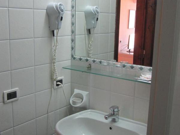 Parco Aurora Terme : photo 4 de la chambre chambre quadruple