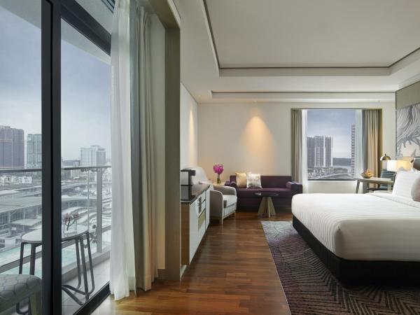 Amari Johor Bahru : photo 1 de la chambre suite junior avec accès au salon exécutif