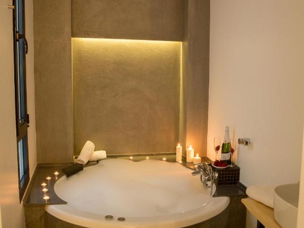 S30 Reina Victoria : photo 8 de la chambre appartement de luxe avec jacuzzi