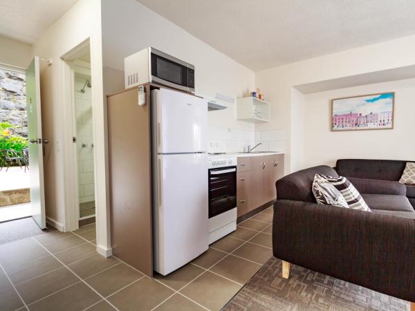 Adina Place Motel Apartments : photo 3 de la chambre appartement 3 chambres