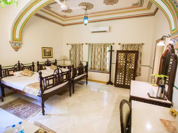 Alsisar Haveli - Heritage Hotel : photo 6 de la chambre chambre double ou lits jumeaux standard