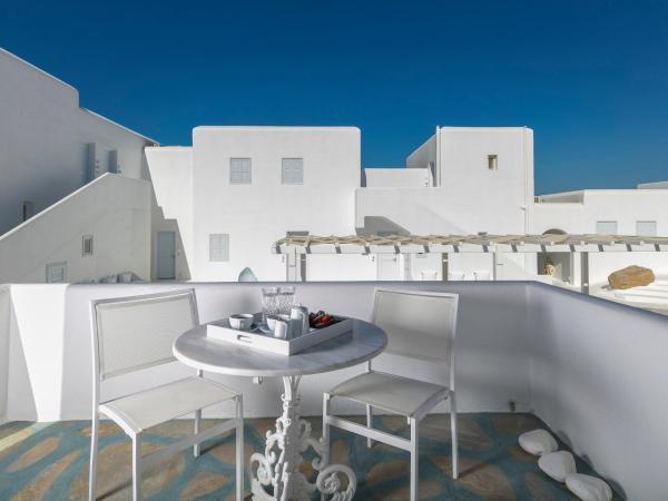 Mykonos Bay Resort & Villas : photo 4 de la chambre chambre double ou lits jumeaux de luxe avec vue sur cour