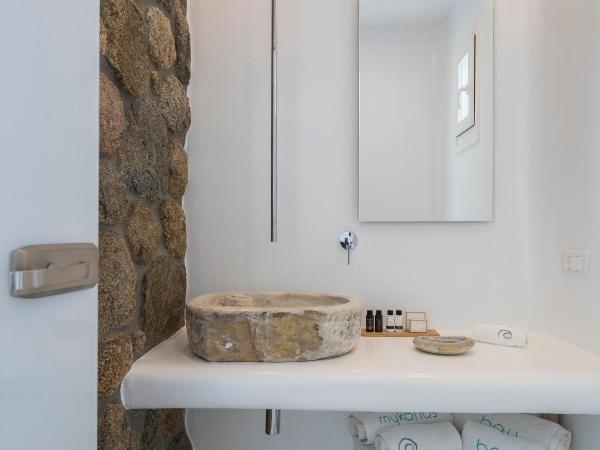 Mykonos Bay Resort & Villas : photo 1 de la chambre chambre double ou lits jumeaux de luxe avec vue sur cour