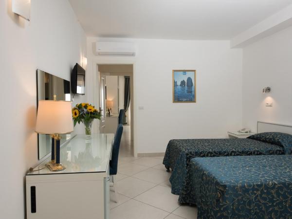 Hotel Weber Ambassador : photo 5 de la chambre suite junior familiale