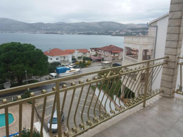B&B Villa Paula : photo 8 de la chambre chambre familiale avec balcon - vue sur mer