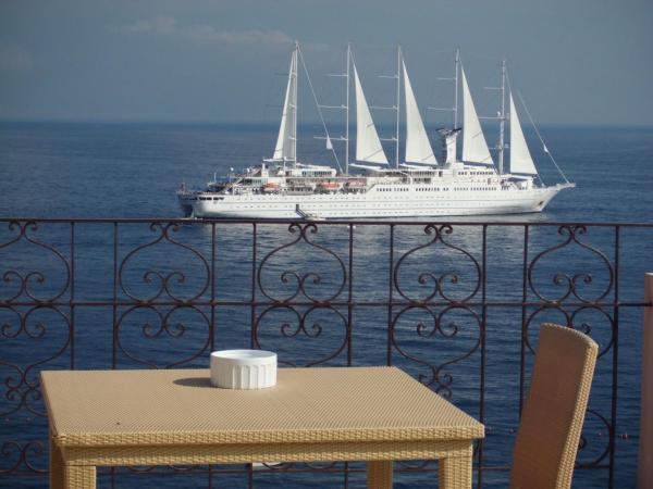 Capri Inn : photo 1 de la chambre chambre double - vue sur mer