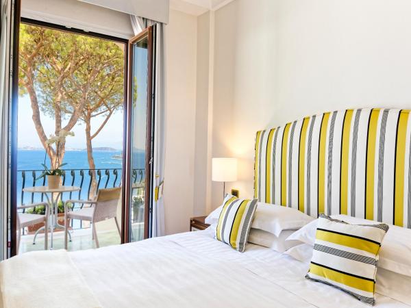 San Montano Resort & Spa : photo 4 de la chambre chambre double supérieure - vue sur mer