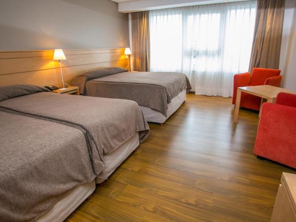 Hotel Ayres Del Nahuel : photo 5 de la chambre chambre familiale supérieure avec vue sur le lac