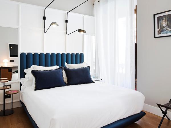 One Shot Palacio Conde de Torrejón 09 : photo 2 de la chambre chambre double ou lits jumeaux standard