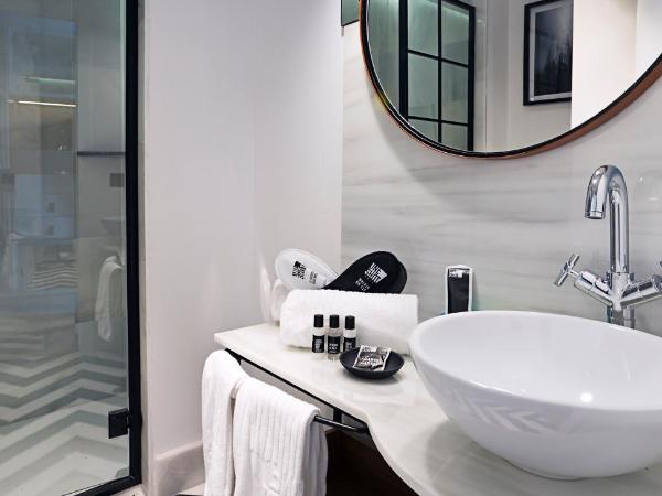 One Shot Palacio Conde de Torrejón 09 : photo 2 de la chambre chambre double Économique