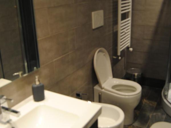 Bb Tube : photo 4 de la chambre chambre double avec salle de bains privative