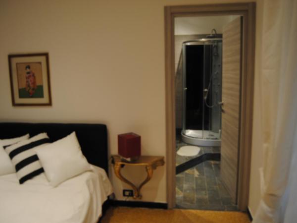 Bb Tube : photo 5 de la chambre chambre double avec salle de bains privative