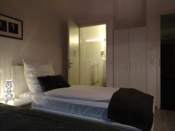 Midi Inn Parkhotel Mitte : photo 3 de la chambre chambre lits jumeaux Économique