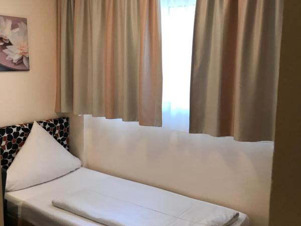 Pension Alpha - Frankfurt City Central Station : photo 1 de la chambre chambre simple