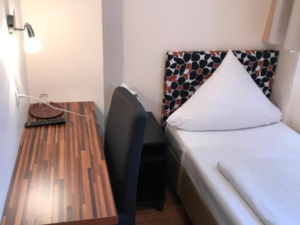 Pension Alpha - Frankfurt City Central Station : photo 2 de la chambre chambre simple