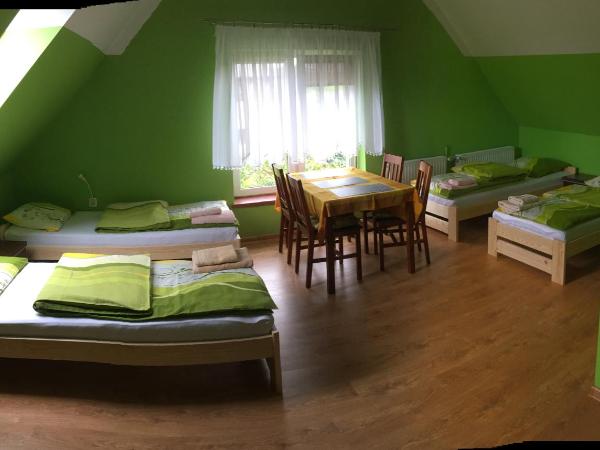 Pod Kasztanem : photo 1 de la chambre chambre quadruple avec salle de bains