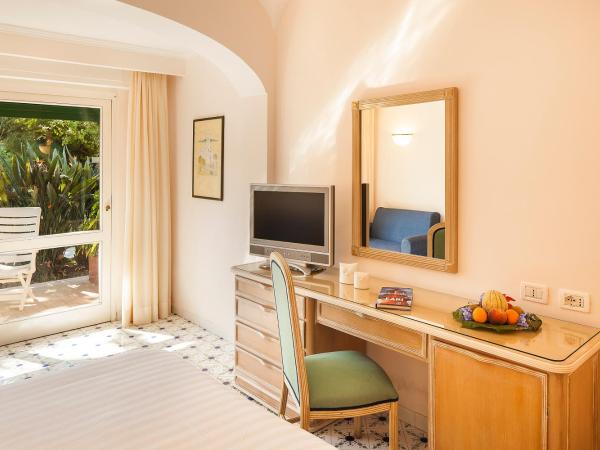 Hotel Continental Ischia : photo 3 de la chambre chambre triple
