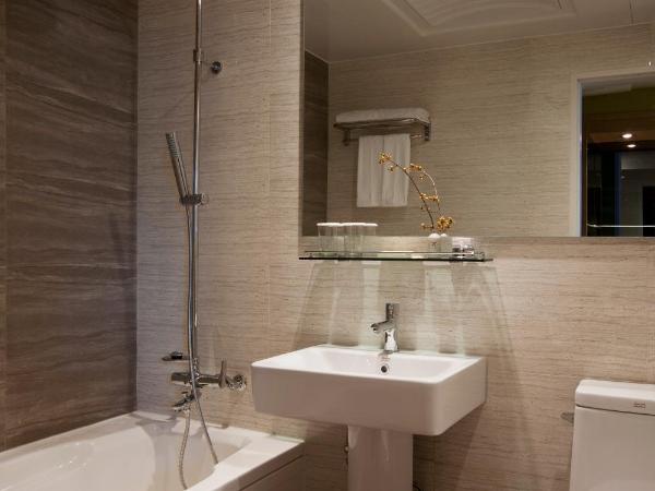 Central Tourist Hotel : photo 3 de la chambre chambre double deluxe