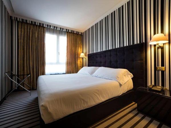 Hotel Clarin : photo 3 de la chambre chambre double avec lit d'appoint
