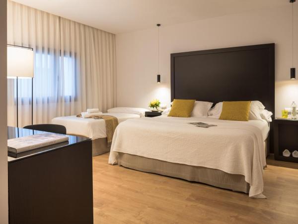 Hotel Fernando III : photo 6 de la chambre chambre double avec lit d'appoint