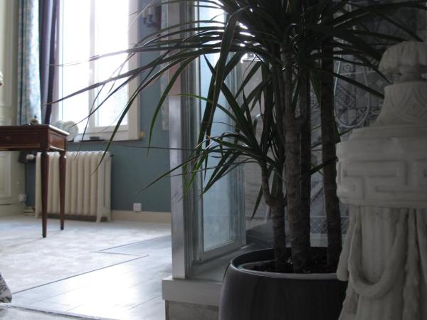 La Bourgogne en Ville : photo 3 de la chambre chambre double avec salle de bains privative