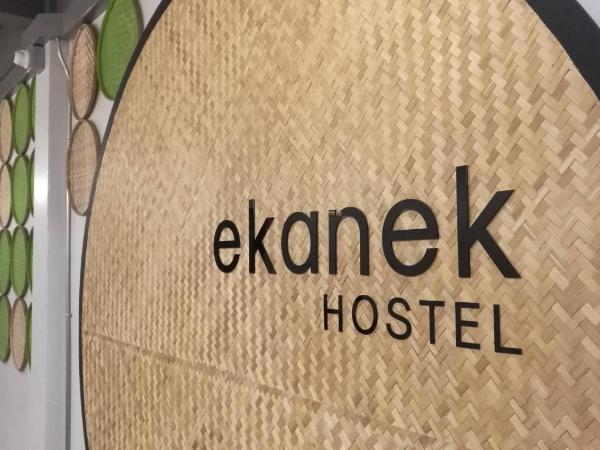 Ekanek Hostel : photo 9 de la chambre petite chambre avec lits superposés et salle de bains commune - sans fenêtre