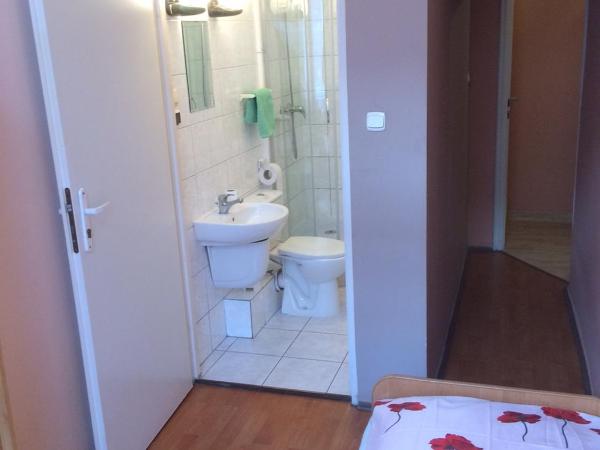 U Szermierzy : photo 4 de la chambre chambre simple avec salle de bains privative