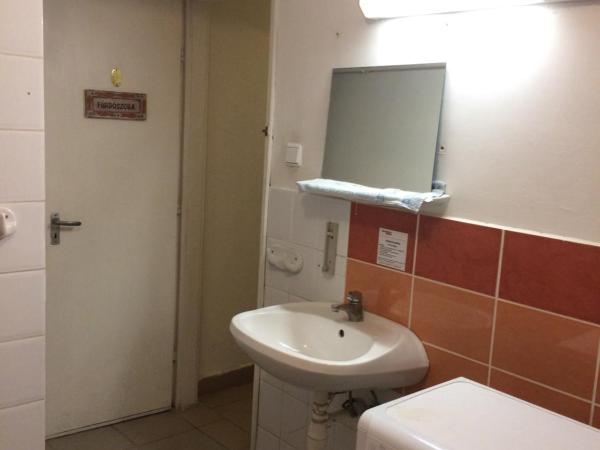 Kolpingház Pécs : photo 1 de la chambre chambre lits jumeaux standard