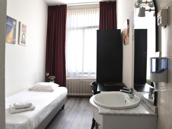 Hotel Benno : photo 4 de la chambre chambre simple avec toilettes communes