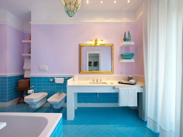 Bellevue Syrene : photo 1 de la chambre chambre double ou lits jumeaux supérieure avec vue sur ville