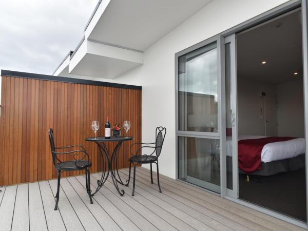 103 Prince of Bealey Motel : photo 2 de la chambre studio supérieur avec balcon