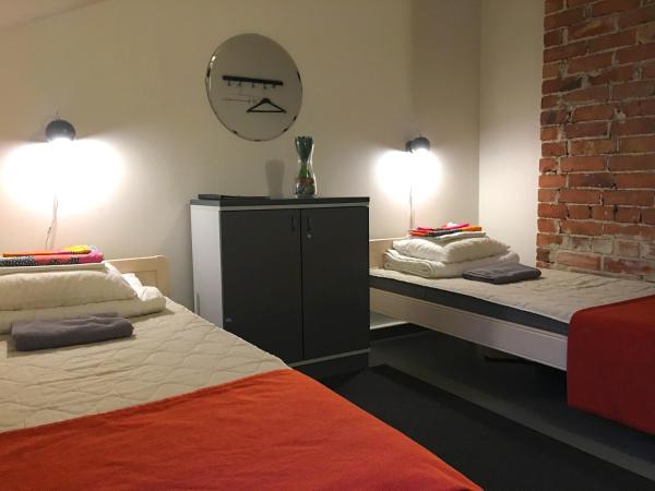 Hostel Suomenlinna : photo 7 de la chambre chambre triple avec salle de bains commune