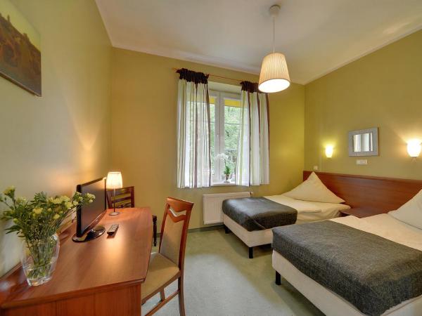 Hotel Belweder - przy hotelu Golebiewski : photo 3 de la chambre chambre double