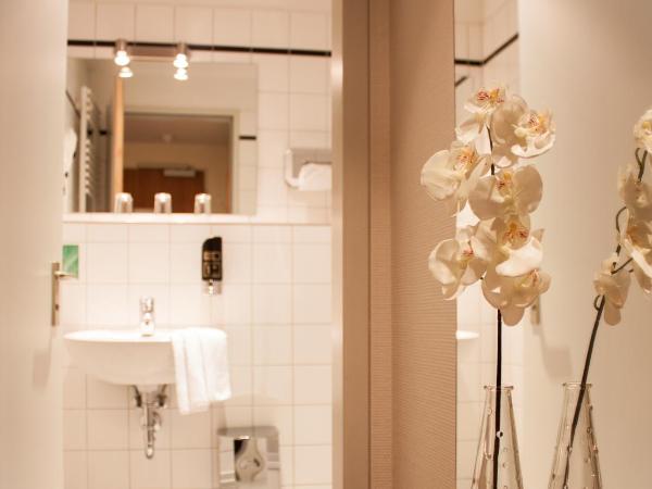 Hotel Ambiente Berlin City : photo 5 de la chambre chambre triple