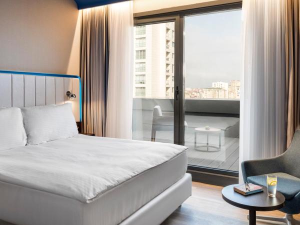 Park Inn by Radisson Istanbul Atasehir : photo 3 de la chambre suite 2 chambres avec terrasse