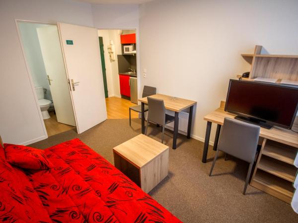KOSY Appart'hôtel Le Champ De Mars Reims : photo 4 de la chambre appartement