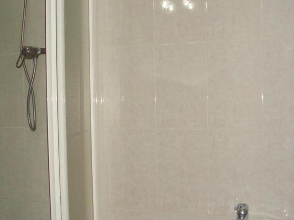 Hotel PAYRO ** : photo 1 de la chambre chambre lits jumeaux