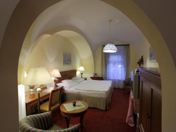 Hotel Romantik Eger : photo 5 de la chambre chambre double supérieure