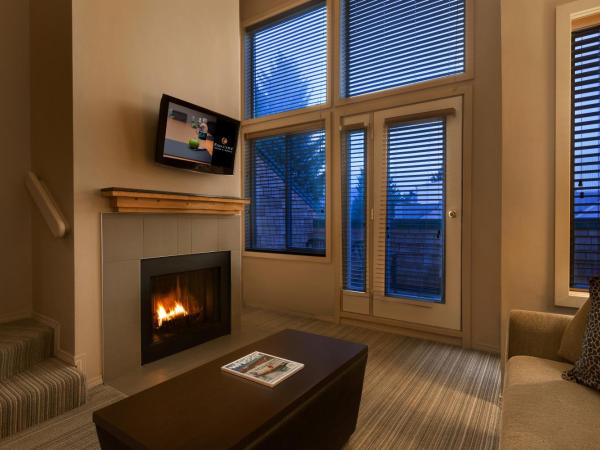 Executive Inn Whistler : photo 8 de la chambre studio loft avec lit queen-size