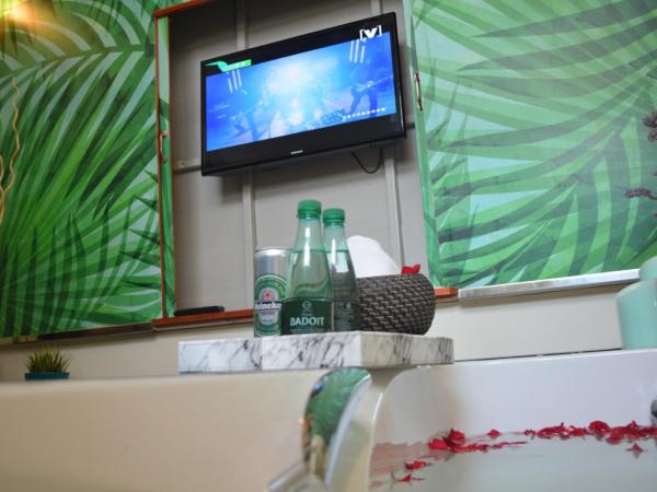 Pace Residence Pattaya : photo 5 de la chambre suite deluxe avec baignoire