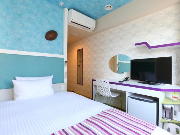 Hotel Wing International Select Higashi Osaka : photo 4 de la chambre chambre double avec petit lit double - fumeurs