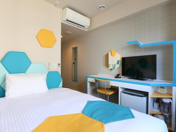 Hotel Wing International Select Higashi Osaka : photo 1 de la chambre chambre double avec petit lit double - fumeurs