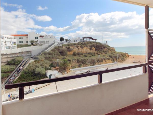 Edificio Albufeira Apartamentos A. Local - Albuturismo Lda : photo 2 de la chambre studio - vue latérale sur mer