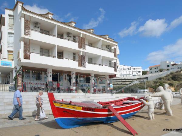Edificio Albufeira Apartamentos A. Local - Albuturismo Lda : photo 1 de la chambre studio - vue latérale sur mer