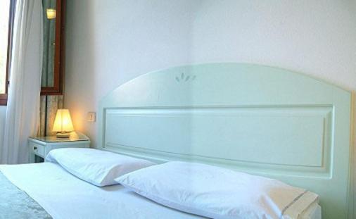 Hotel Adua : photo 1 de la chambre chambre double avec salle de bains commune - annexe