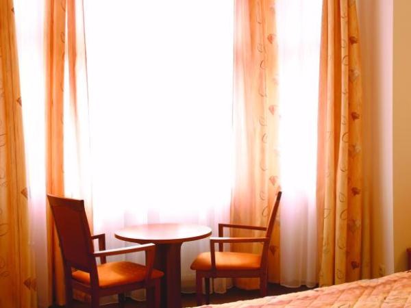 Nasz Klub - Pokoje Gościnne : photo 8 de la chambre chambre lits jumeaux