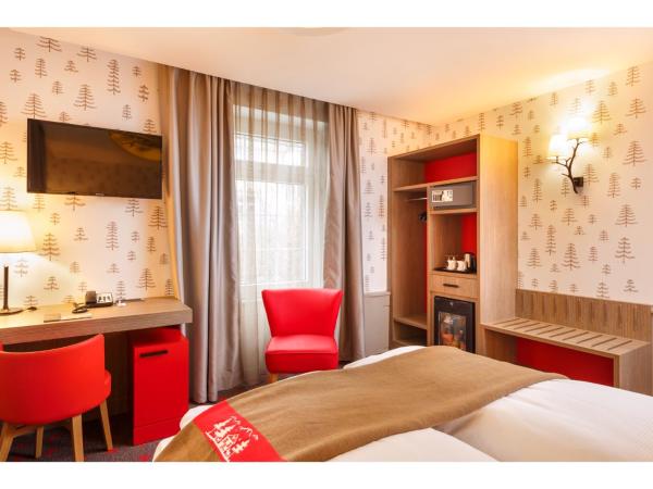 Swiss Night by Fassbind : photo 7 de la chambre chambre double affaires