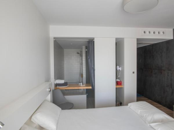 Hotel Restaurant Santiago : photo 3 de la chambre chambre double avec baignoire